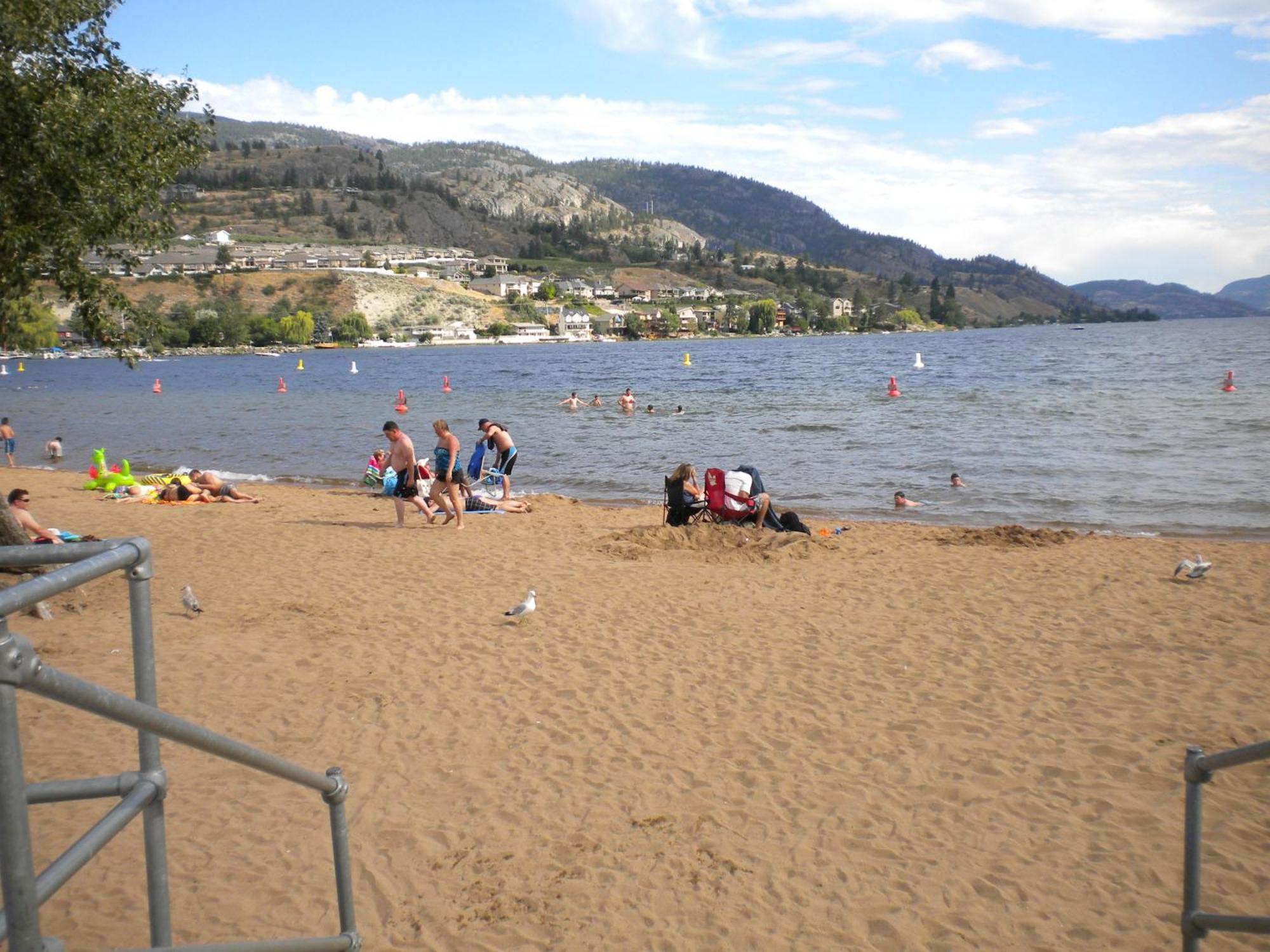 Holiday House Motel Penticton Eksteriør billede