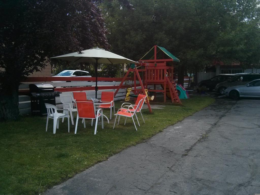 Holiday House Motel Penticton Eksteriør billede