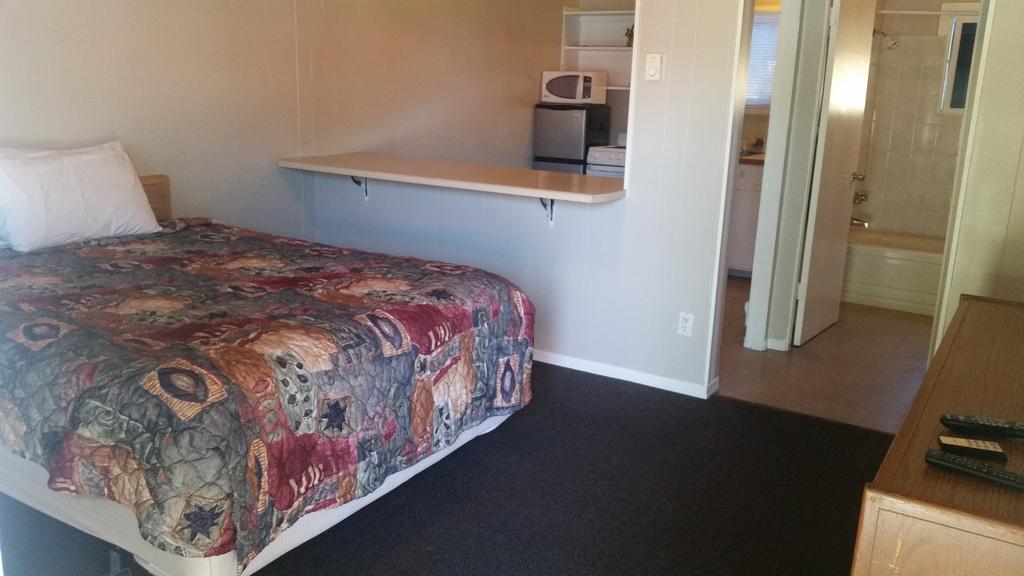 Holiday House Motel Penticton Eksteriør billede