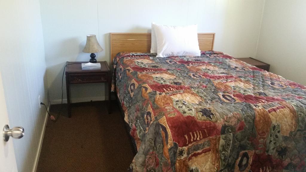 Holiday House Motel Penticton Eksteriør billede