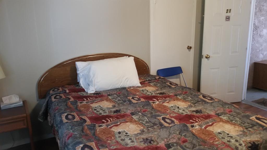 Holiday House Motel Penticton Eksteriør billede