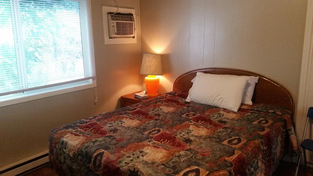 Holiday House Motel Penticton Eksteriør billede