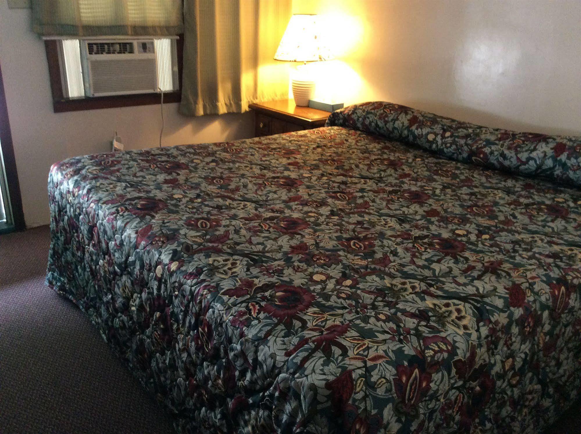 Holiday House Motel Penticton Eksteriør billede