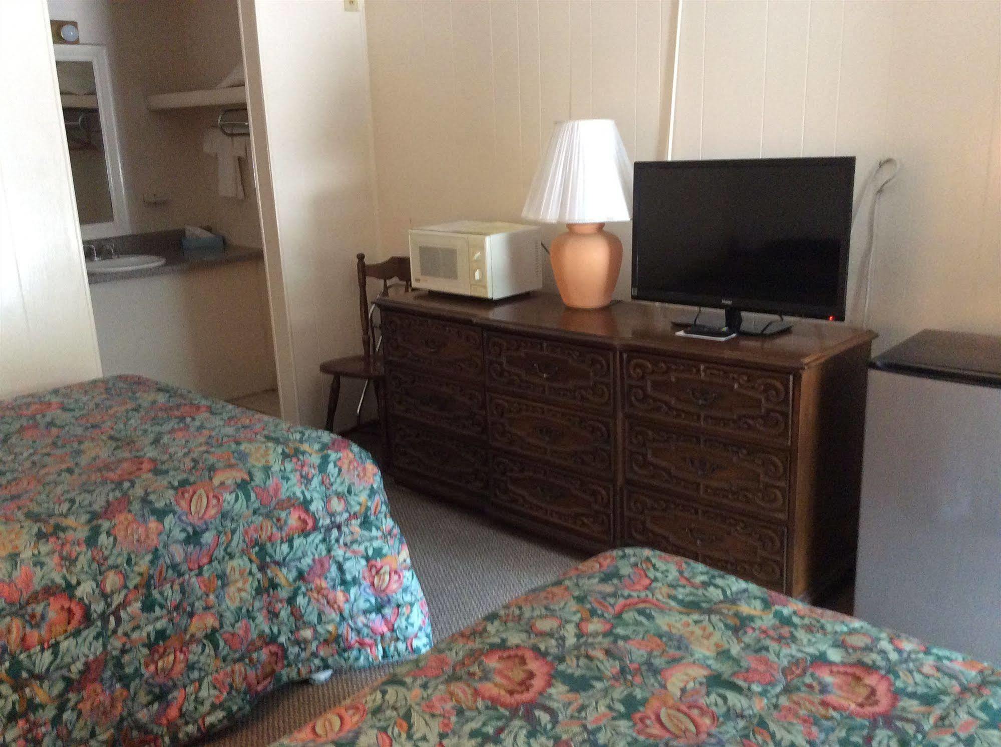 Holiday House Motel Penticton Eksteriør billede