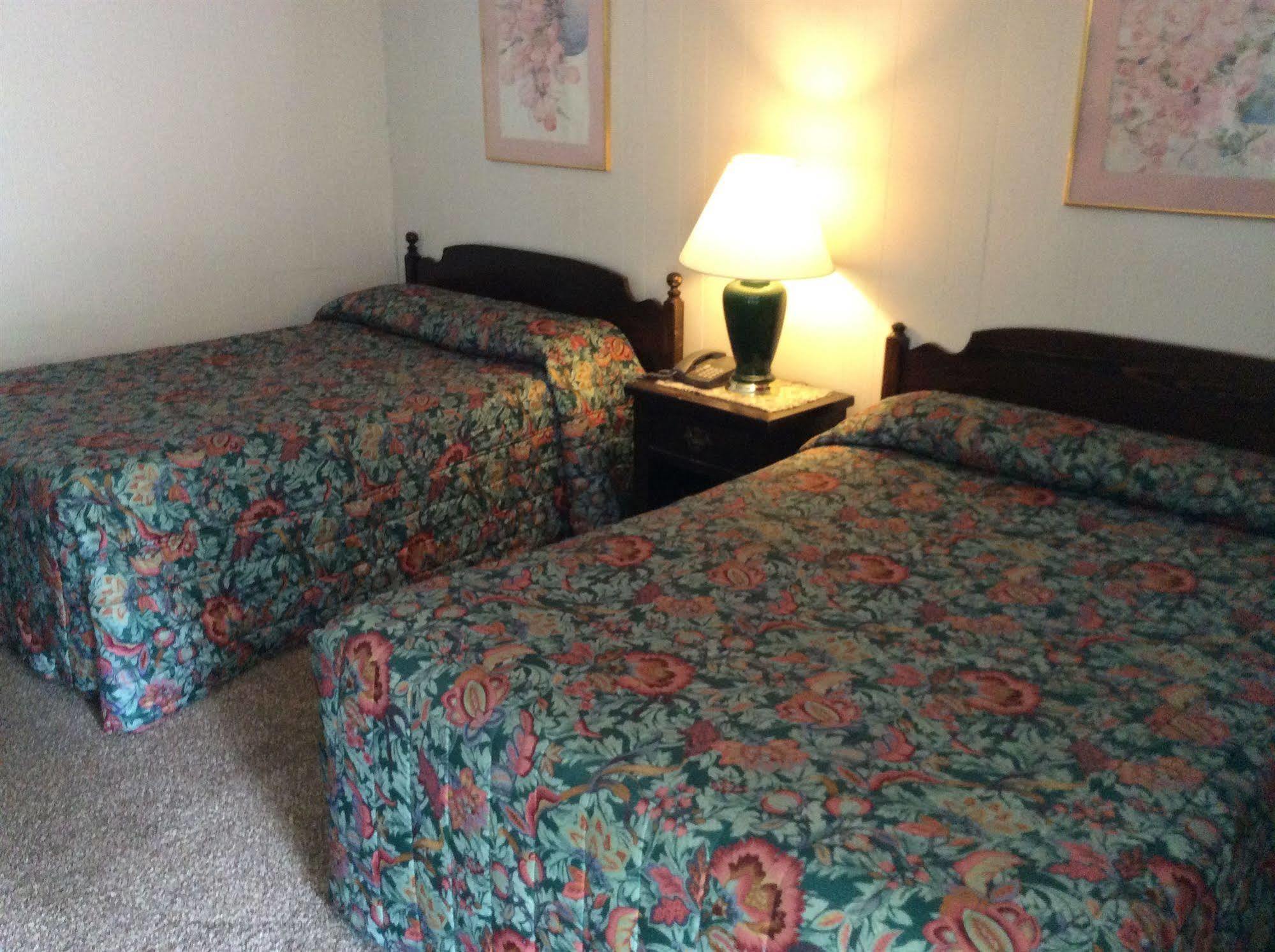 Holiday House Motel Penticton Eksteriør billede
