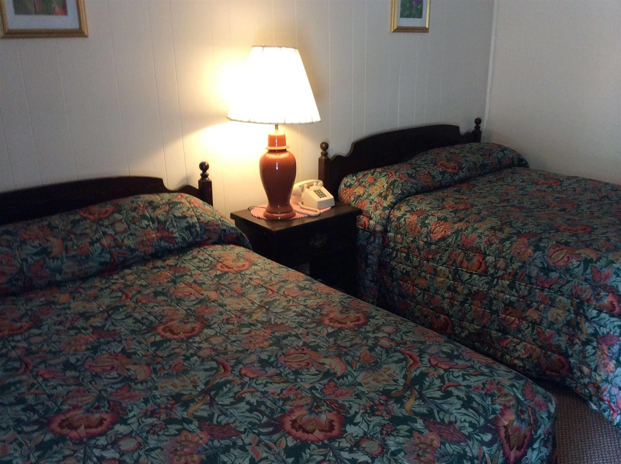 Holiday House Motel Penticton Eksteriør billede