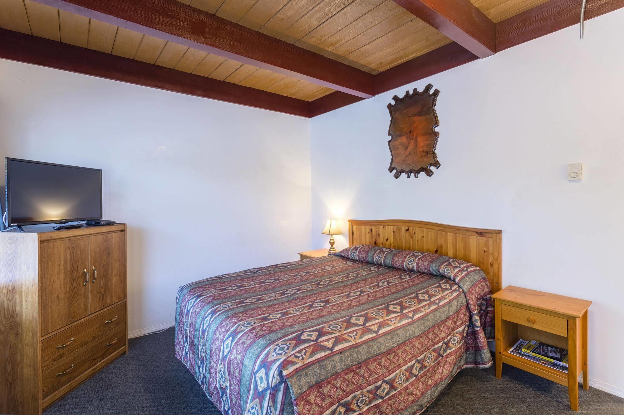 Holiday House Motel Penticton Eksteriør billede